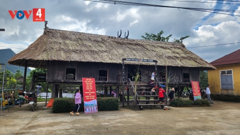 Nhà Moong của người Pa Cô