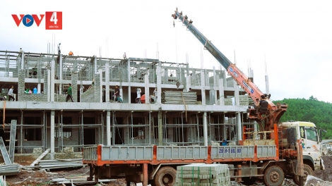 Bộ đội Biên phòng góp sức xây dựng trường nơi biên giới