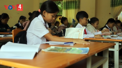 ĐÀ NẴNG T’BHLÂNG PA DZOỌC ZÊN ZOOI ĐOỌNG HA HỌC SINH LÂNG TRƯỜNG NỘI TRÚ ZR’LỤ K’NOONG K’TIÊC