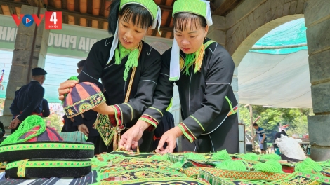 Sắc chàm của người Nùng Phàn Slình xứ Lạng
