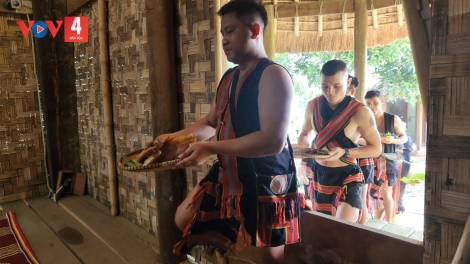 Tết mùa của đồng bào Giẻ Triêng