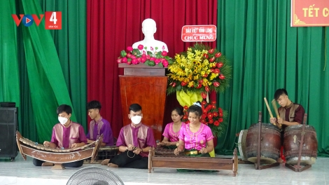 Trường dân tộc nội trú Vĩnh Long chắp cánh cho con em đồng bào Khmer 