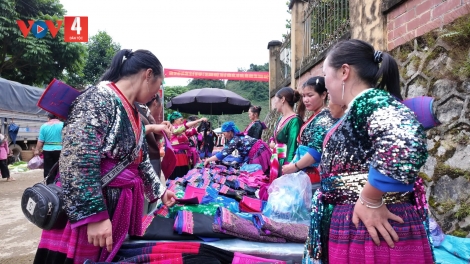 ZƯ LÊY RÂU PR’HAY CHR’NĂP VĂN HOÁ MÔNG ĐHỊ PR’ĂT TR’MUNG T’MÊÊ 