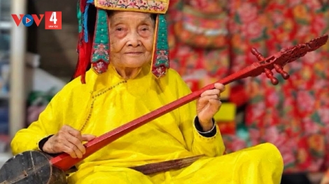 NGHỆ NHÂN DÂN DÂN MỖ THỊ KỊT- MỘT ĐỜI VỚI THEN