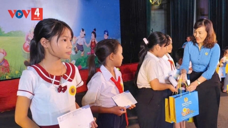 Liên đoàn Lao động Đà Nẵng trao 8.000 suất quà Trung thu tặng con đoàn viên, người lao động