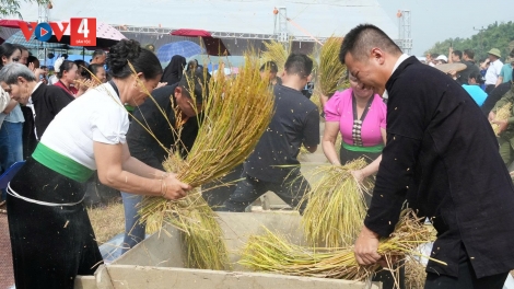 Vui hội Kin Lẩu Khẩu Mẩu của người Thái trắng Lai Châu