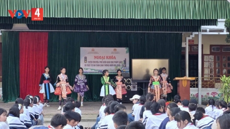 Học sinh vùng cao ít dùng tiếng mẹ đẻ trong giao tiếp