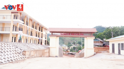 TRƯỜNG HỌC COH K’NOONG K’TIÊC BHRỢ PR’ĐƠỢ HỌC TẬP ĐOỌNG HỌC SINH ĐHANUÔR ACOON COH