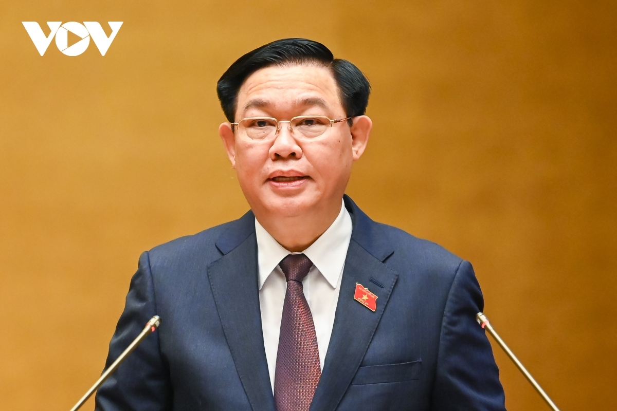 Khua git gai wai lăng pơ ala mơnuih ƀôn sang dêh čar ta ơi Vương Đình Huệ