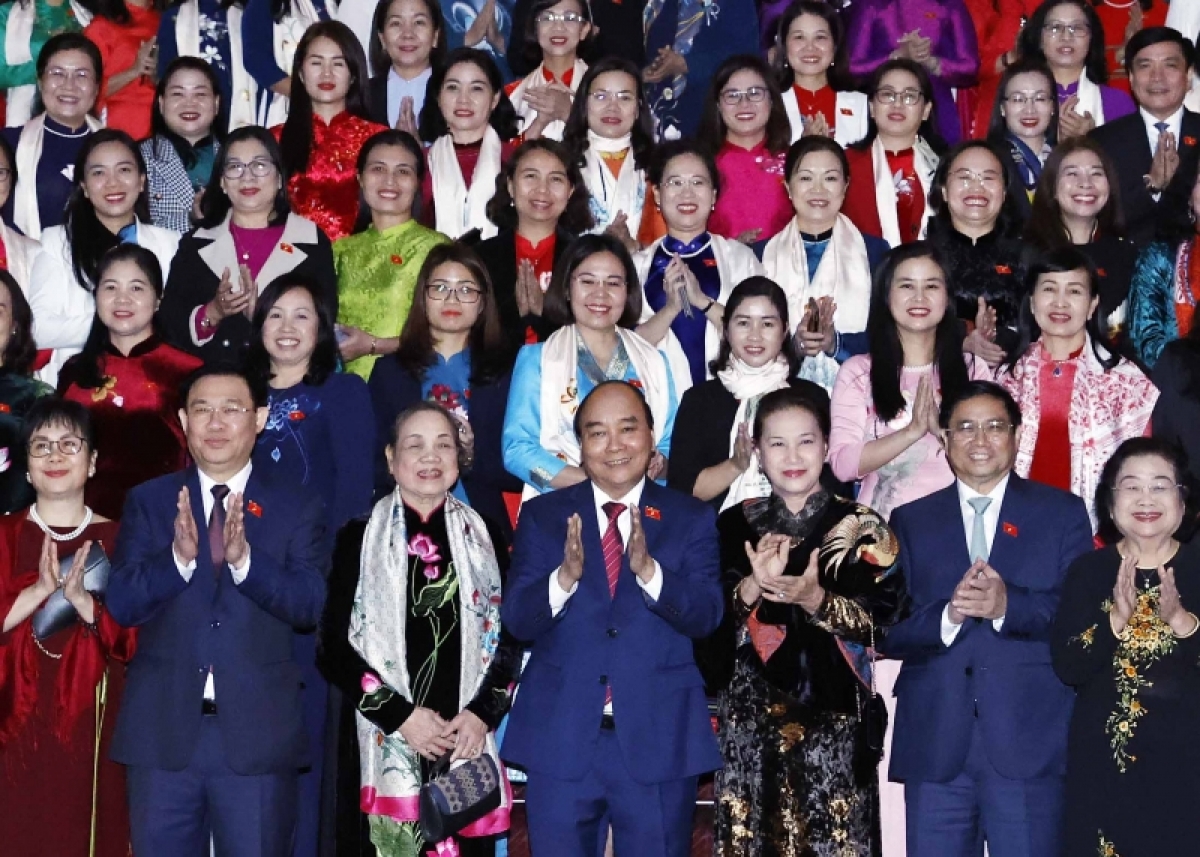 Khua git gai Ping gah, Kơnuk kơna bưp ƀô̆ mơta ƀing adơi amai Khua pơ ala mơnuih ƀôn sang dêh čar