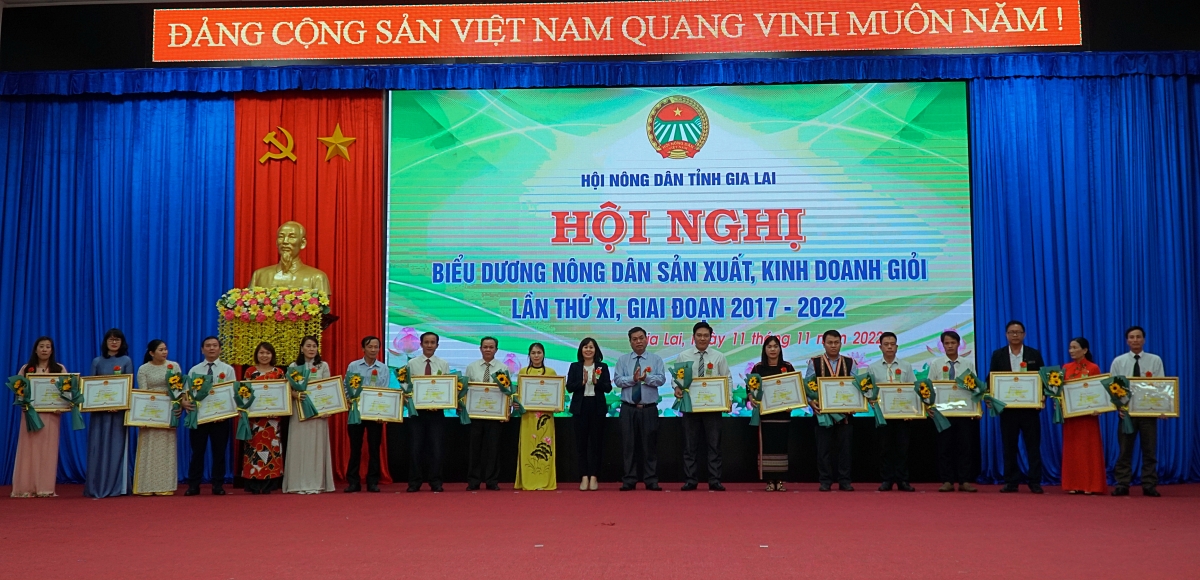 Càr Gia Lai pơn jờng làng bol lơh broă sa kă bro jăk