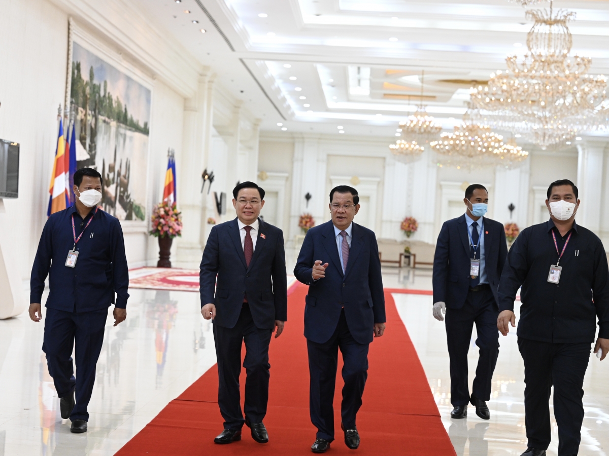 Khua git gai pơ ala mơnuih ƀôn sang dêh čar ơi Vương Đình Huệ bưp Khua dêh čar Kur