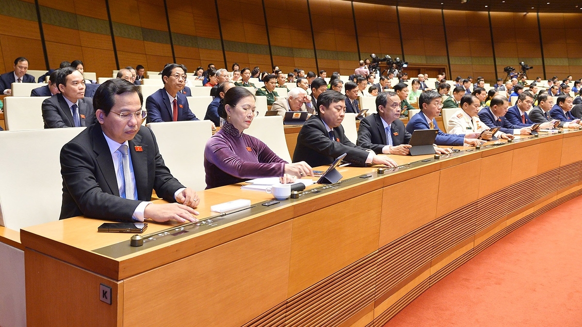 

Kăn kuô̆k hô̆i tiê tơbleăng vâ môi tuăn tơdroăng tơkêa luât, tơdroăng tơpui a rôh hôp má 4