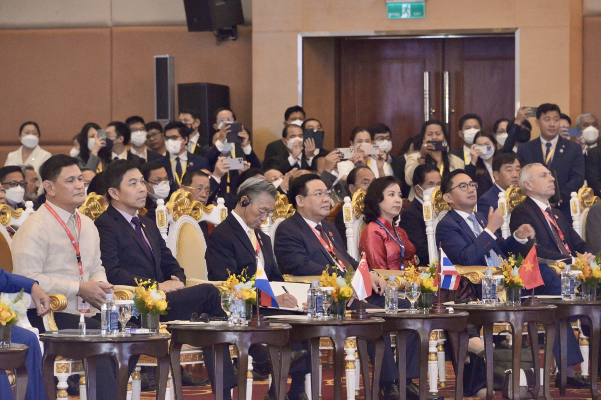 
Khua git gai wai lăng pơ ala mơnuih ƀôn sang pơhmư̆ bruă Jơnum Grŭp mă bruă Khul pơ ala AIPA – 43