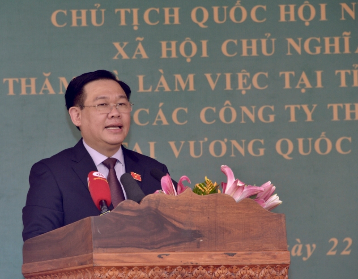 
Kơdră Kuôk hô̆i bơ̆jang hăm Kŏng ti kơsu