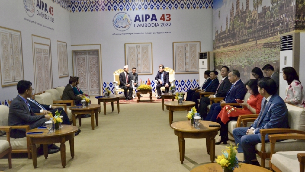 
Khua git gai wai lăng pơ ala mơnuih ƀôn sang Vương Đình Huệ tŭ jum Khua git gai wai lăng pơ ala mơnuih ƀôn sang dêh čar Nepal