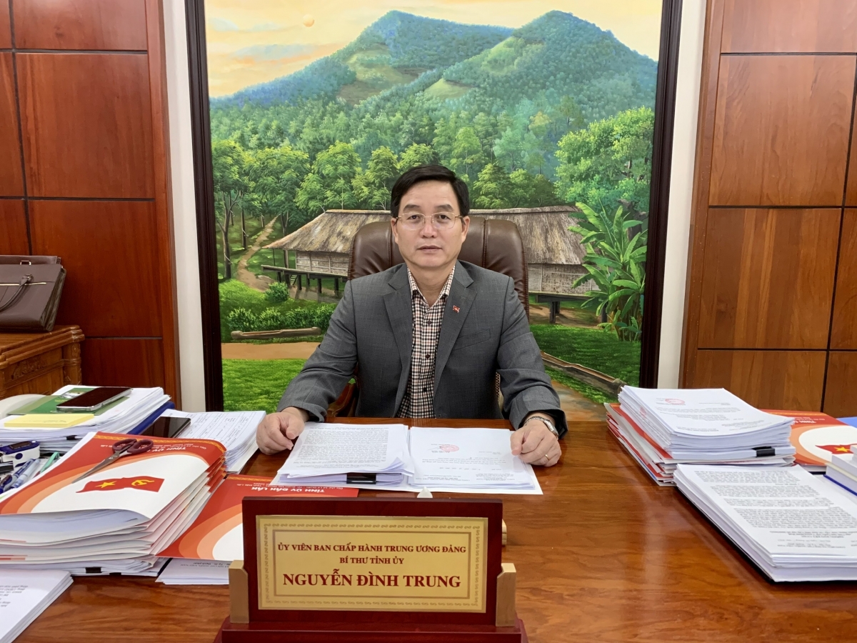 
Ƀok Nguyễn Đình Trung, Kơdră jang lơ̆m Trung ương Đảng, Bí thư Đảng dêh char Đak Lăk tơl nơ̆r apĭnh đơ̆ng bơngai chă chĭh kơtơ̆ng ang kơ VOV