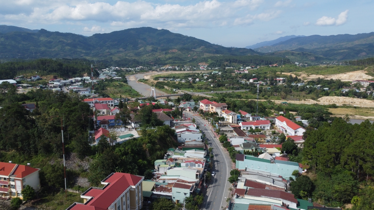 

Kơnôm xúa châ tơƀrê liăn troăng hơlâ gâk ngăn kong, hên rơpŏng a kơpong kong ngo Kon Tum hiăng hlŭn ing kơtiê, ngiâ méa thôn pơlê pơhlêh