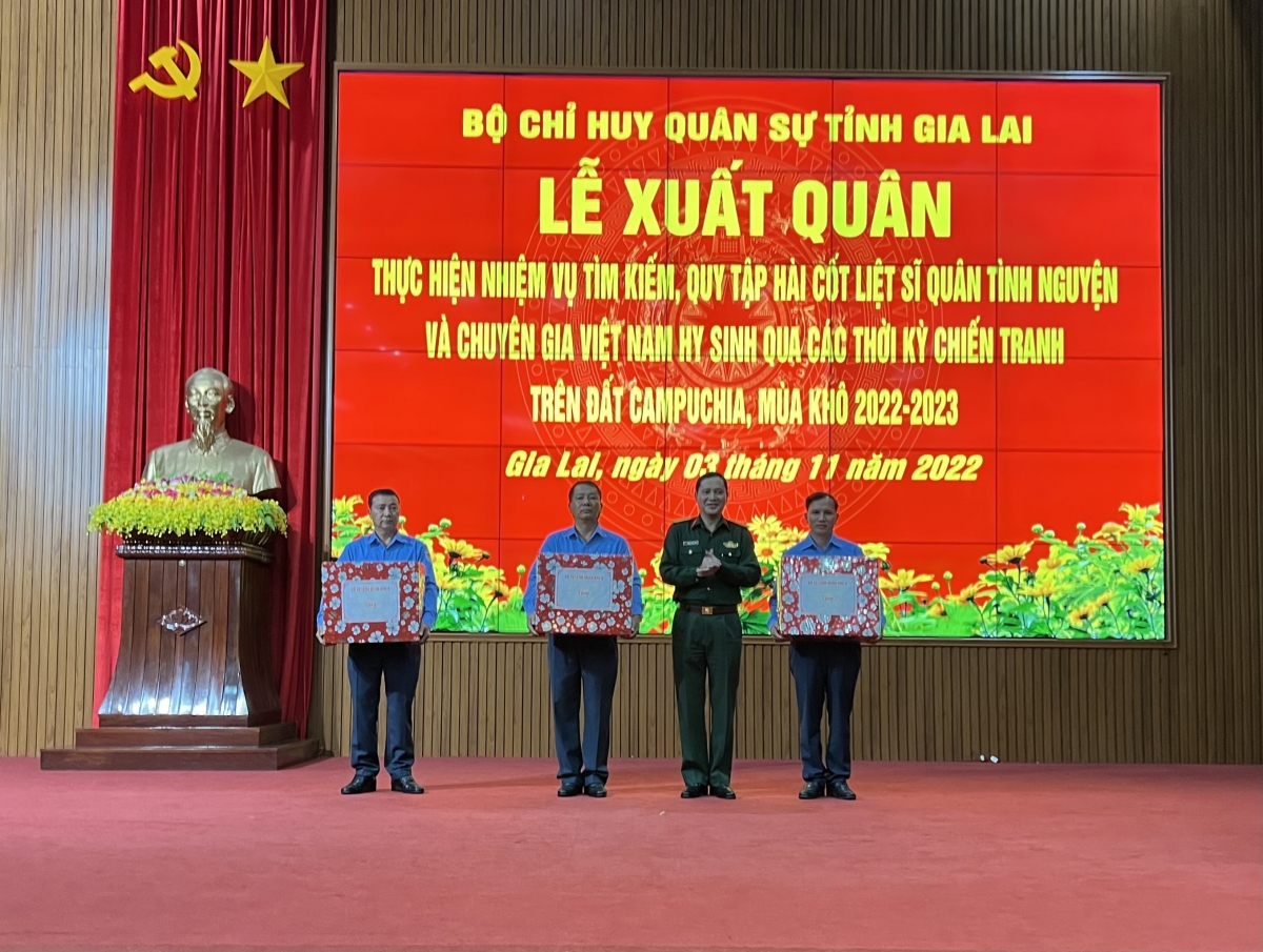 
Khua Ƀirô git gai Khul ling tơhan tơring čar Gialai pơsur ƀing apăn bruă tơhan, ling tơhan Grŭp K52 hlâo kơ hyu hơduah ĕp tơlang tơleh tơhan pơsăn drơi.