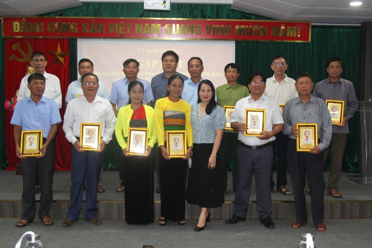 
Anih jang Kon kông axong tơmam tơbăt đơ̆ng Anih jang găh kon kông ăn rim bơngai tang măt mă đei kon pơlei lui yom dêh char Thanh Hóa