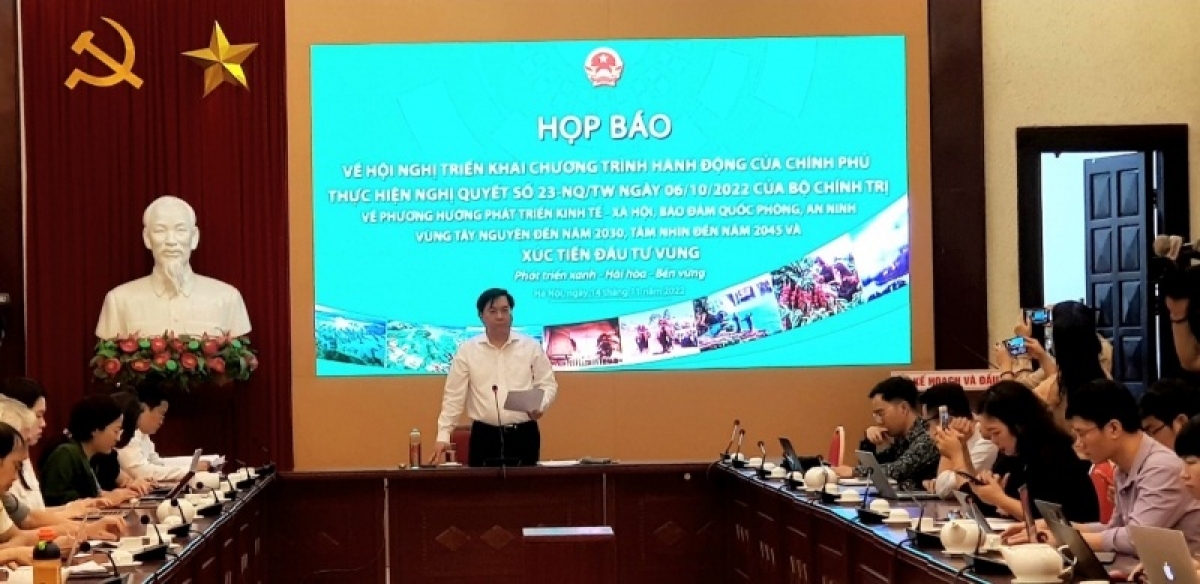 
Rup hop akŏm tơbăt hăm khŭl chĭh kơtơ̆ng ang