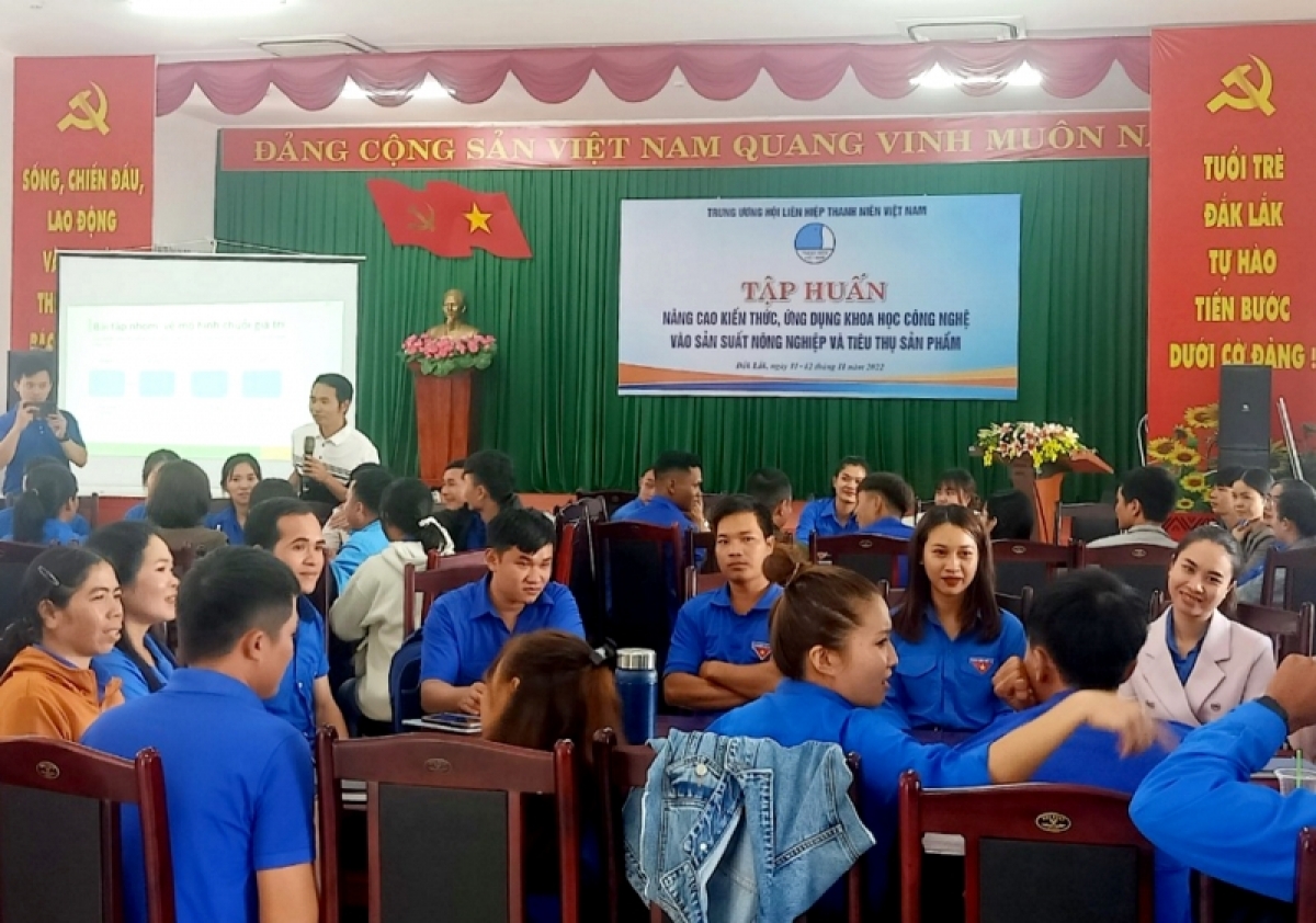 
Dak Lak pơhrăm tơmơ̆t yua khoa hŏk kơmăy kơmŏk ăn hơdruh tơdăm