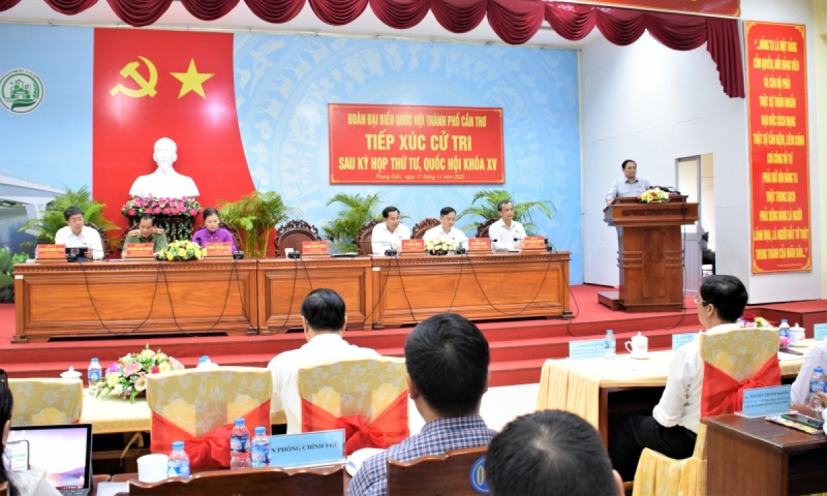 
Thủ tướng Phạm Minh Chính tơƀâp bơngai tăh hla plt Cần Thơ