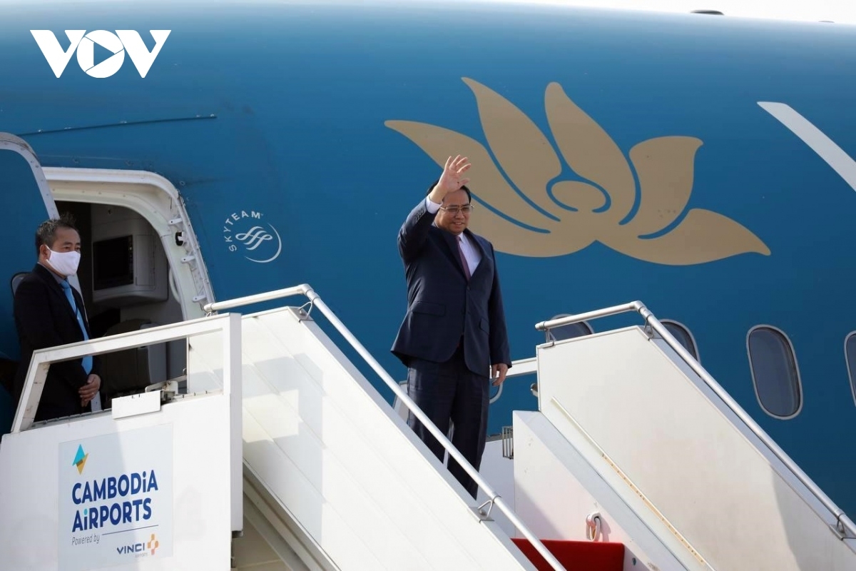 Thủ tướng Phạm Minh Chính tới Thủ đô Phnom Penh bắt đầu chuyến thăm chính thức Campuchia
 