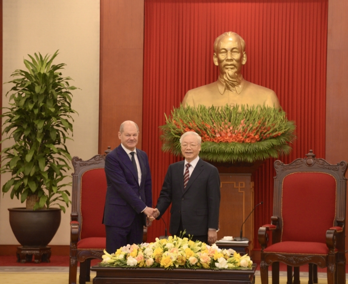 Khua git gai ping gah ơi Nguyễn Phú Trọng tŭ jum Khua dêh čar Đức ơi Olaf Scholz