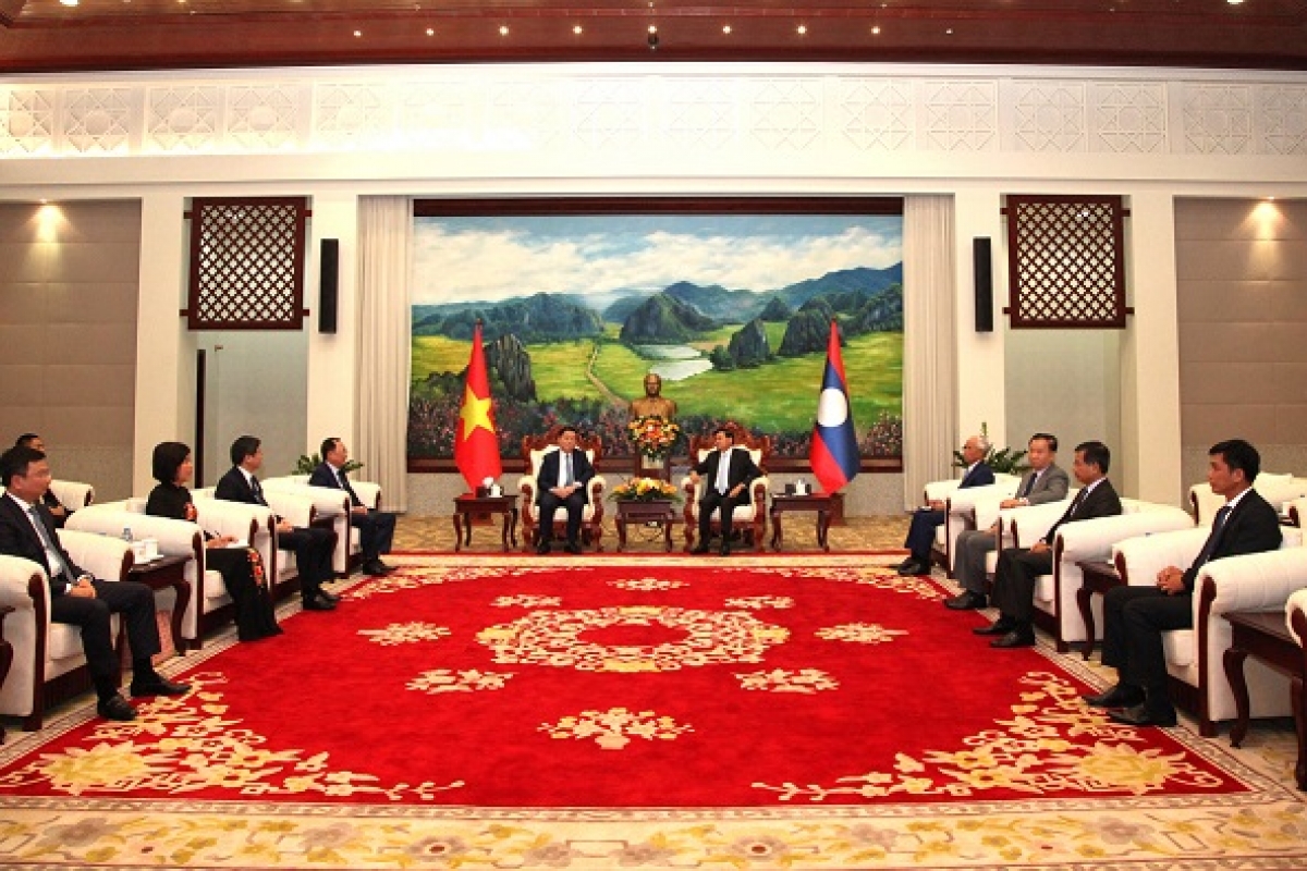 
Grŭp khua pơ ala Ping gah Việt Nam nao lăi pơthâo hăng Khua git gai Ping gah, Khua mir sir dêh car Lao  Thongloun Sisoulith