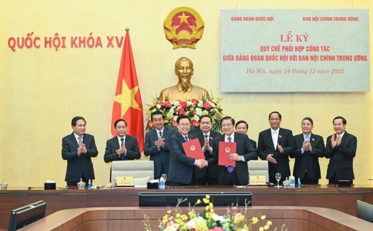 
Kơdră chĕp pơgơ̆r Kuô̆k hô̆i vang năm pơgơ̆r kĭ pơkăp hăm Ban Nội chính TW