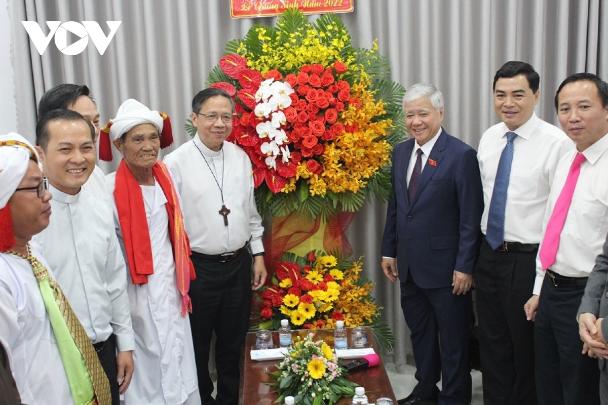 Urang lambaok dom agama hu rivang haong rajakar  tadhau ayuh Giang sinh