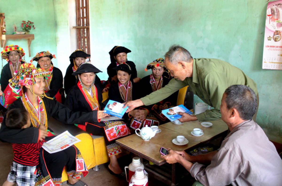 
Hnê tối tơbleăng ‘na luât ing tơdroăng hnê tối ƀă rơkong, ăm mâu kơtâ hlá mơ-éa  chêh, hlá mơ-éa hdôu (Um: Internet)