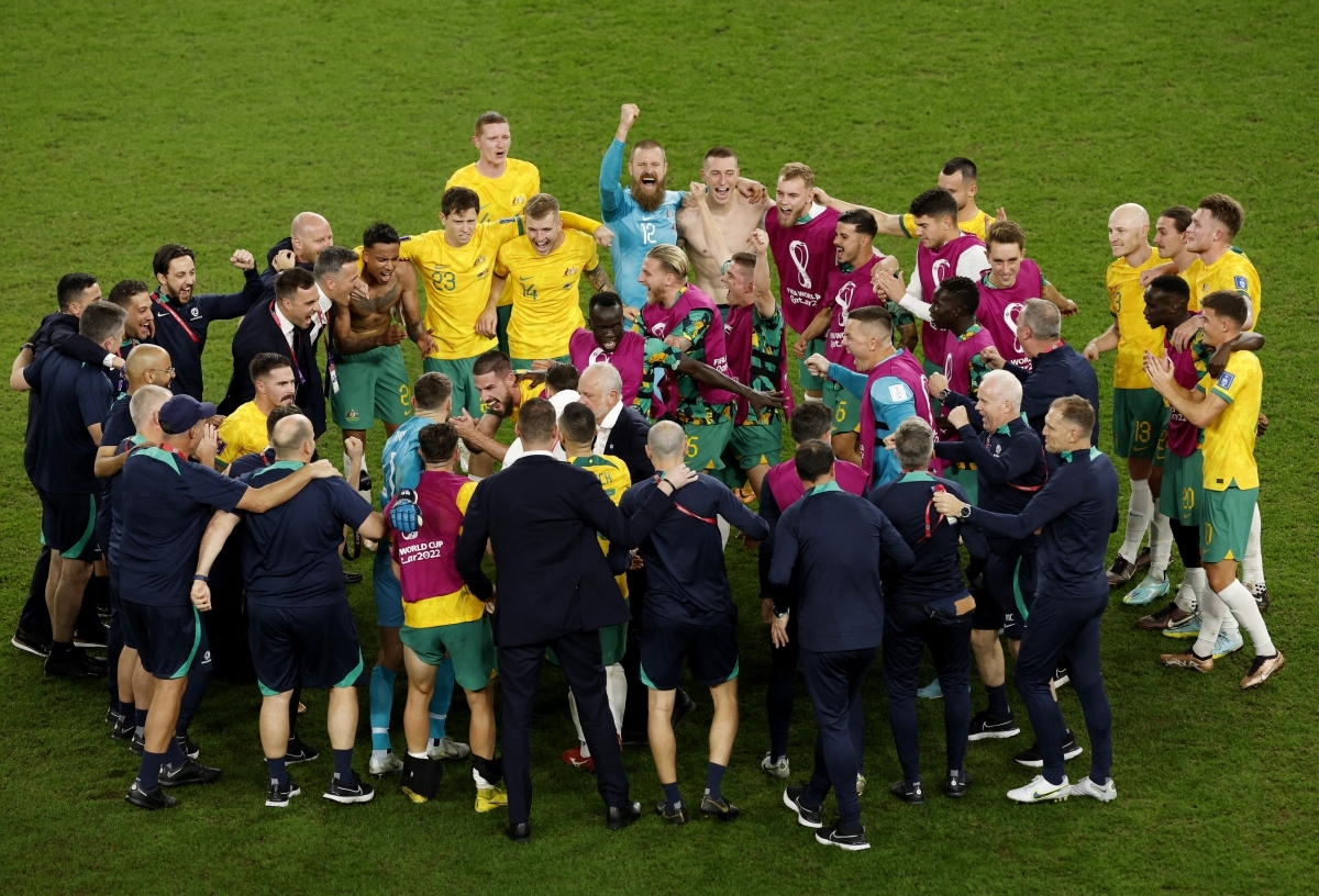 Cầu thủ Ba Lan vỡ òa sau khi giành vé dự vòng 16 đội World Cup đầu tiên kể từ năm 1986