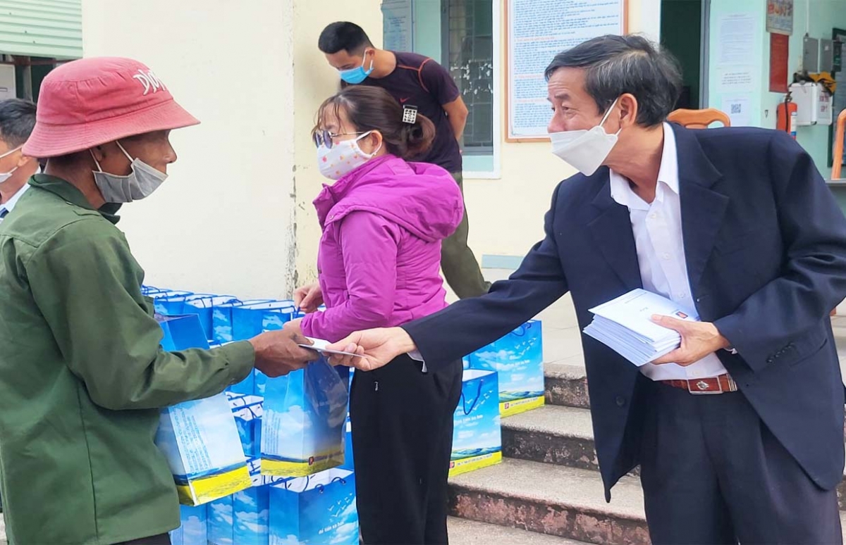 
Sa tềp Qúy Mão, càr Gia Lai rơcăng rơ̆p dong ai pơgăp 25 rbô nă cau rƀah, cau geh rài kis kal ke in