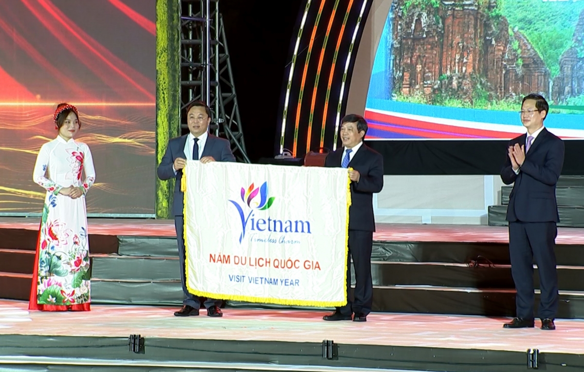 
Lêh pơjao păng iŏk Hla kơ iŏk pơgơ̆r Sơnăm tơmang lăng teh đak 2023 - Bình Thuận akŏm rơgoh ‘lơ̆ng