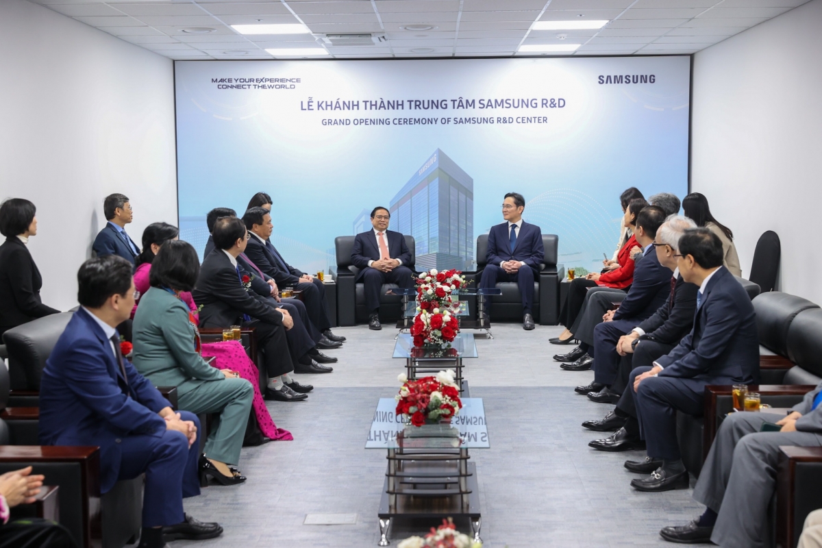 Thủ tướng Cíñ phủ ồng Phạm Minh Chính tìp măt mờ Củ tịc Tập đoàn Samsung