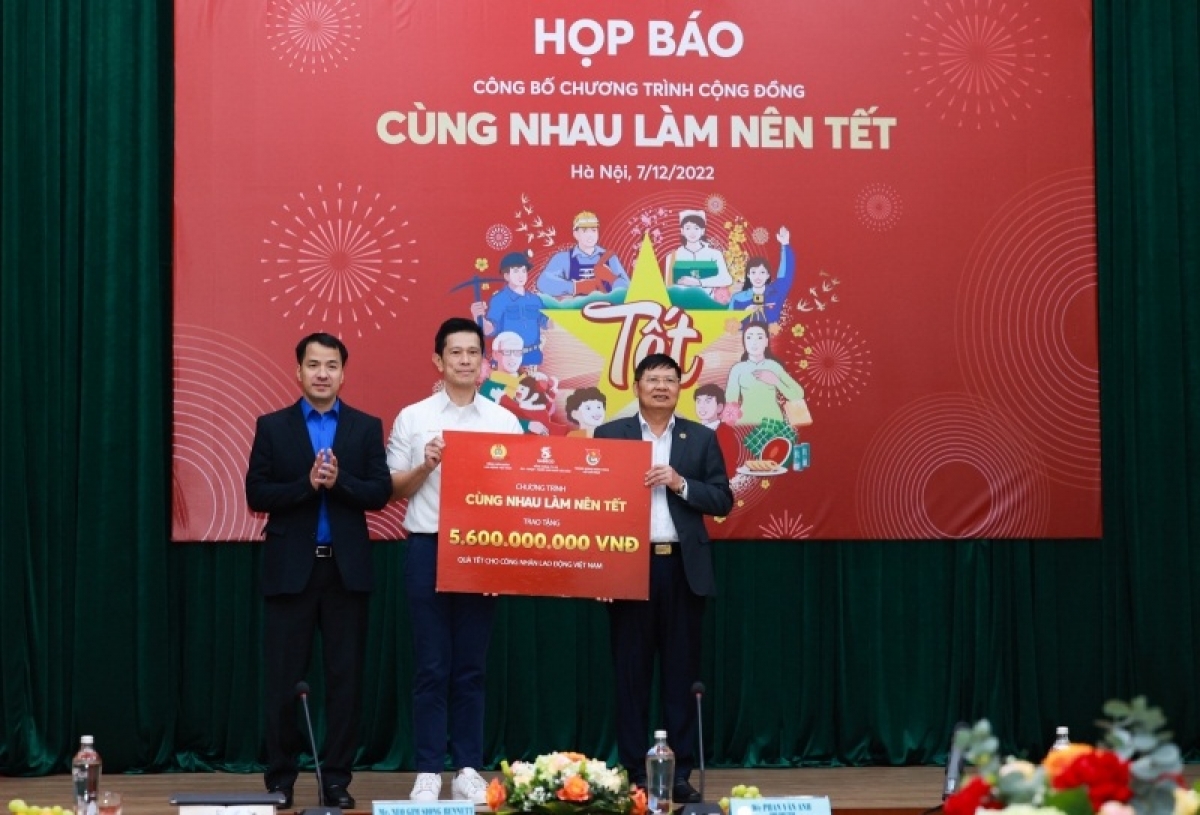 
Tơ̆ Lêh tơbang tơdrong jang “Atŭm băl pơjing Têt”