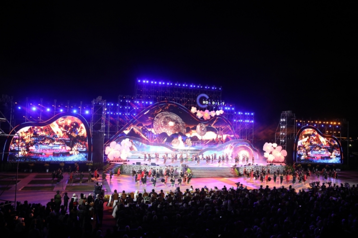 
Pok phun Festival Bơnga Đà Lạt