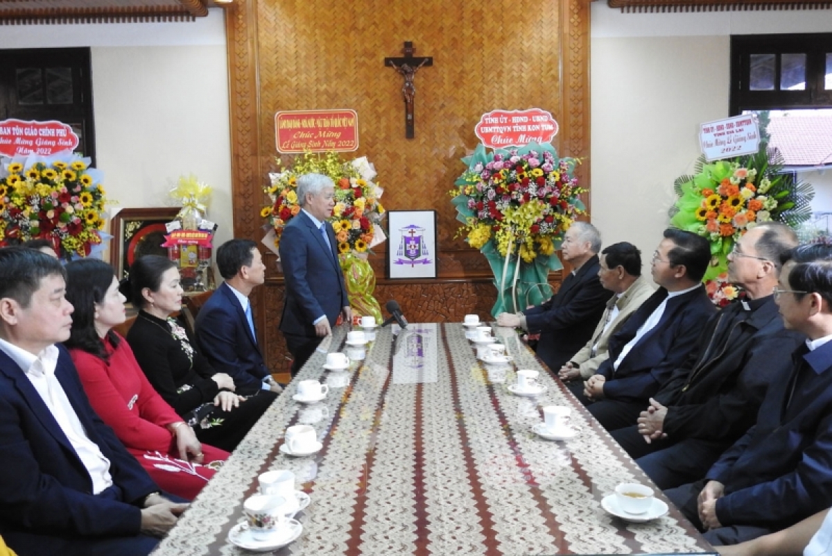 Ồng Đỗ Văn Chiến gờm chờ Noel