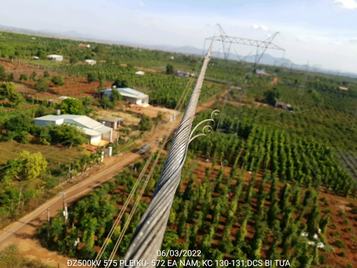 
Xuá Flycam châ hlo tíu ki tơ’nhê a troăng kơxái on tơhrik 500kV