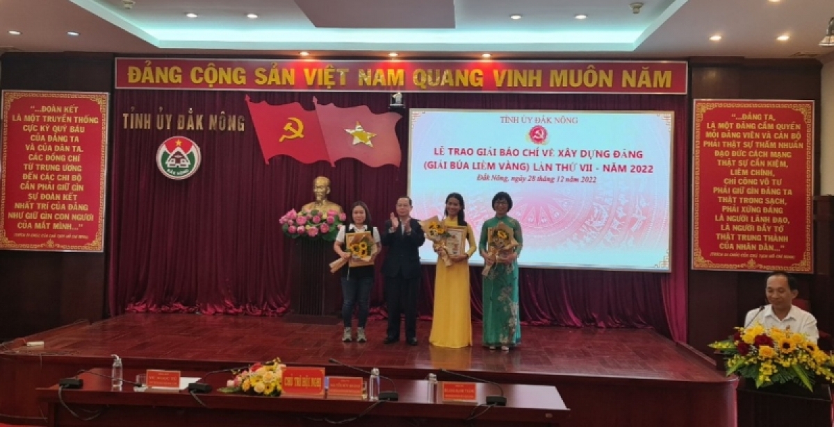 
Leh diâp pri hlá tơbeăng ‘na mơjiâng Đảng kong pơlê Dak Nông