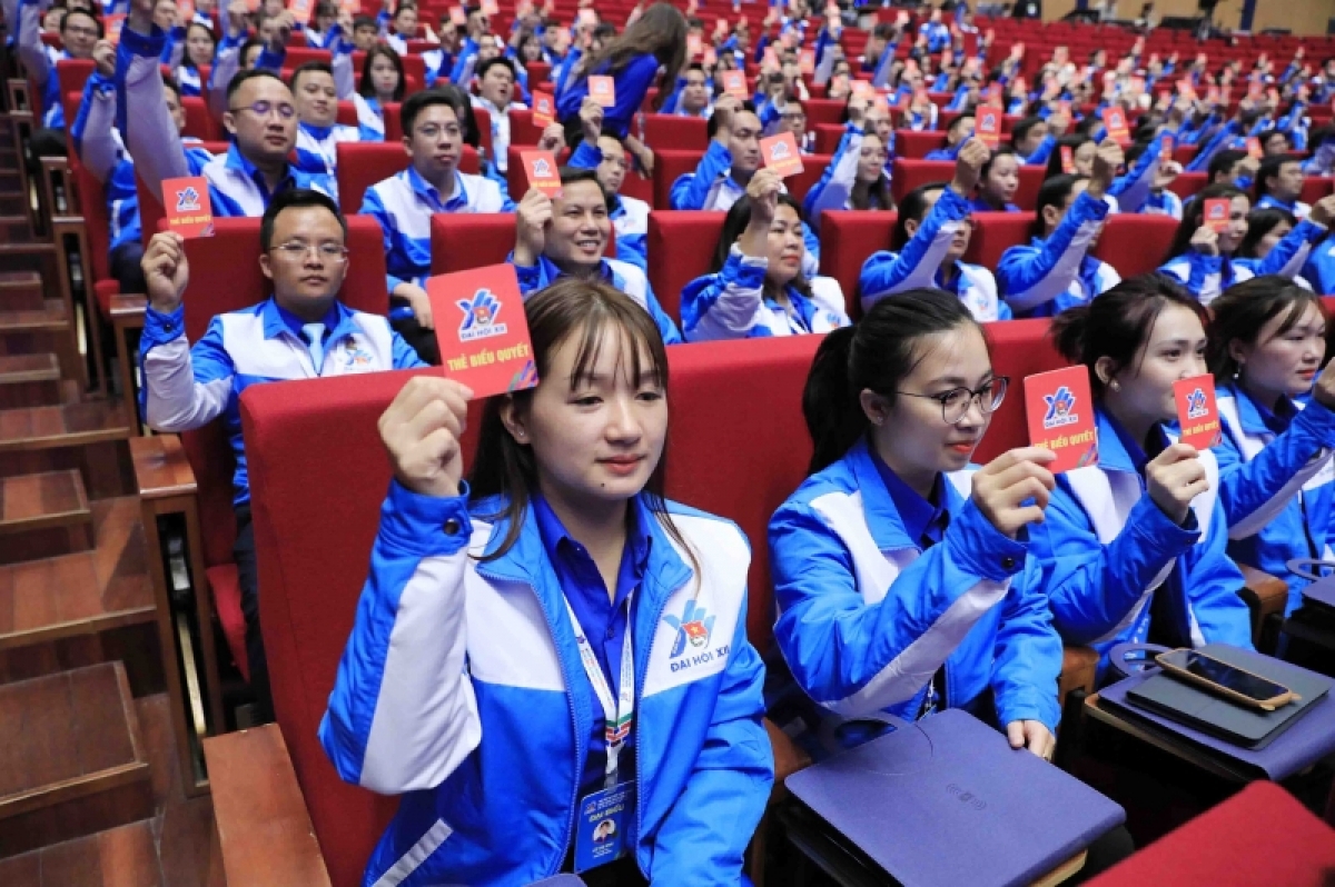 Ală cau ala mat tus bal pơrjum dờng gùt lơgar Đoàn dơ̆ 12