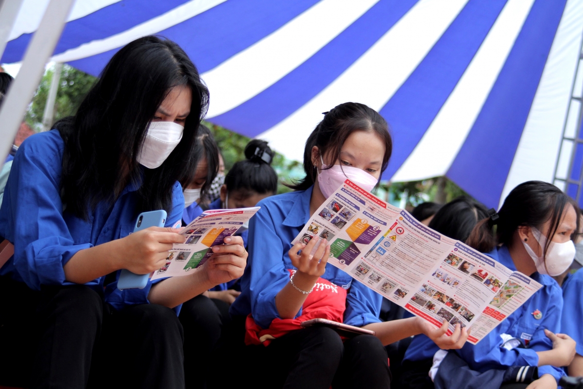 
Mơdêk hnê luât ăm droh rơtăm a kơpong hdroâng kuăn ngo Dak Lak