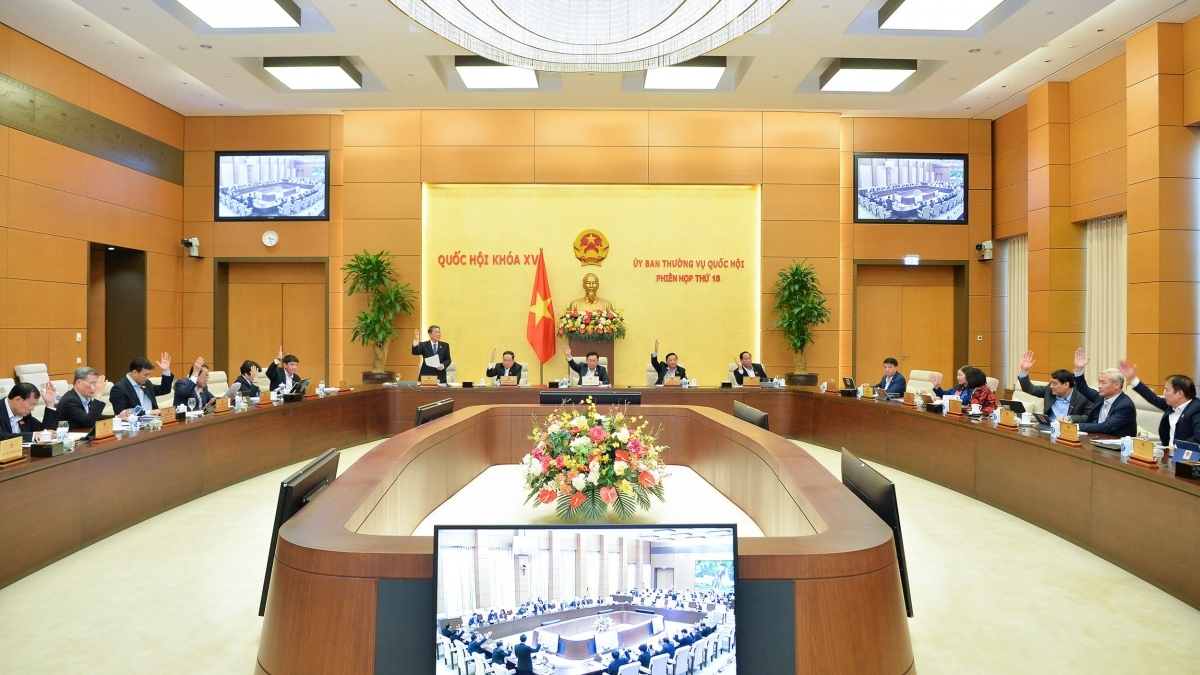 
Jơnum 18, Jơnum min amăng bruă Khua pơ ala mơnuih ƀon sang dêh čar tal XV