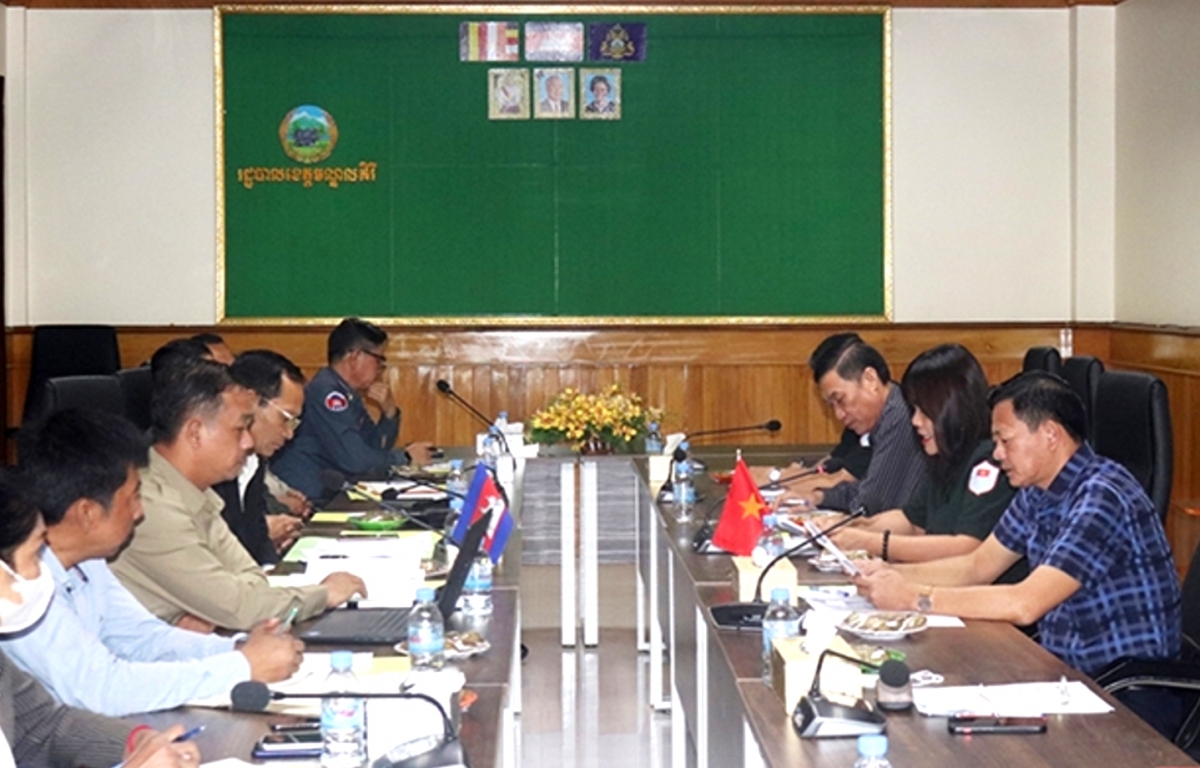 
Anih pơgơ̆r jang 515 dêh char Dak Lak (Việt Nam) pơma đam hăm Anih joăt jang dêh char Mondulkiri (Campuchia)