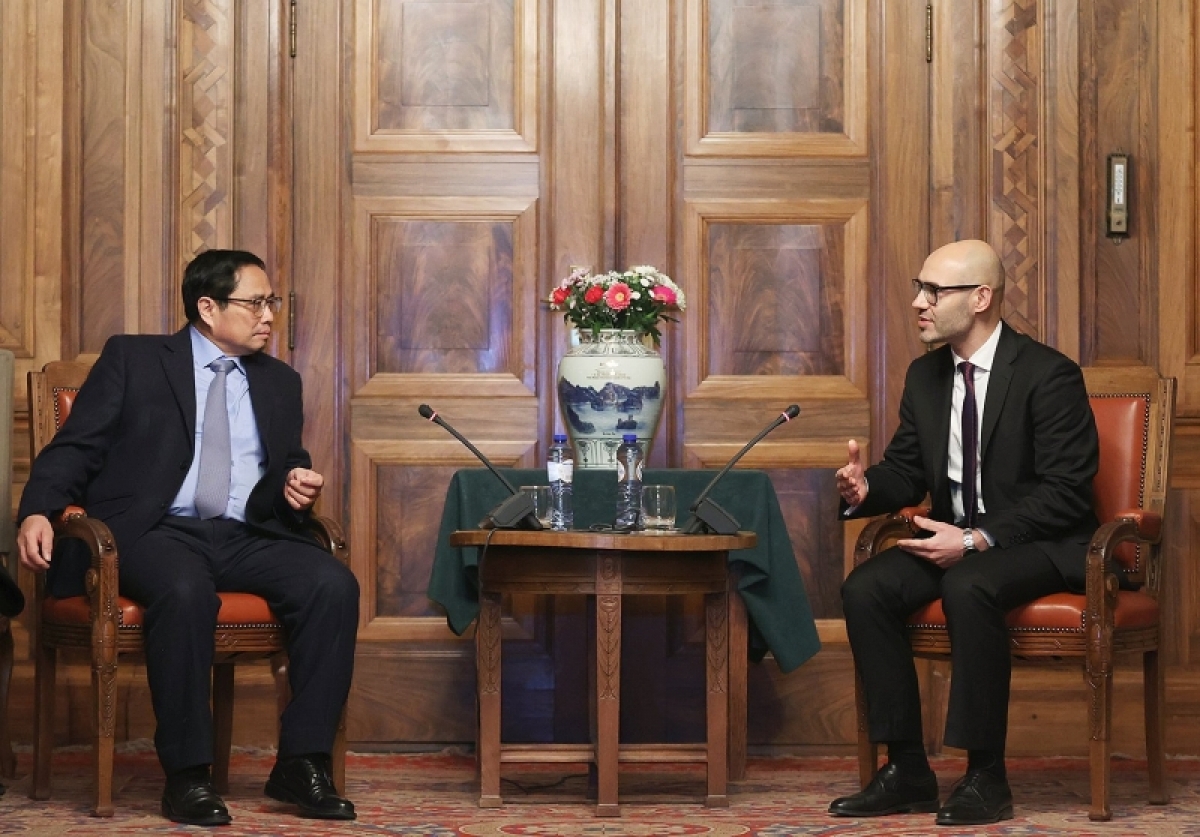 
Thủ tướng Phạm Minh Chính tơƀơ̆p Tổng Thư ký Anih pơm kơdră sek tơlang tơ̆ Hà Lan