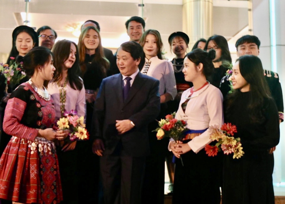 Cha nụp: baodantoc.vn