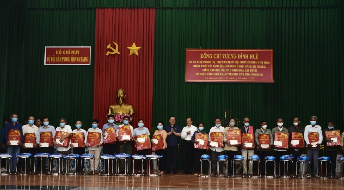 Củ tịc Quôk hội ồng Vương Đình Huệ jàu pà phan sa tềp ai hìu bơnhă geh màng mờ Dà lơgar in