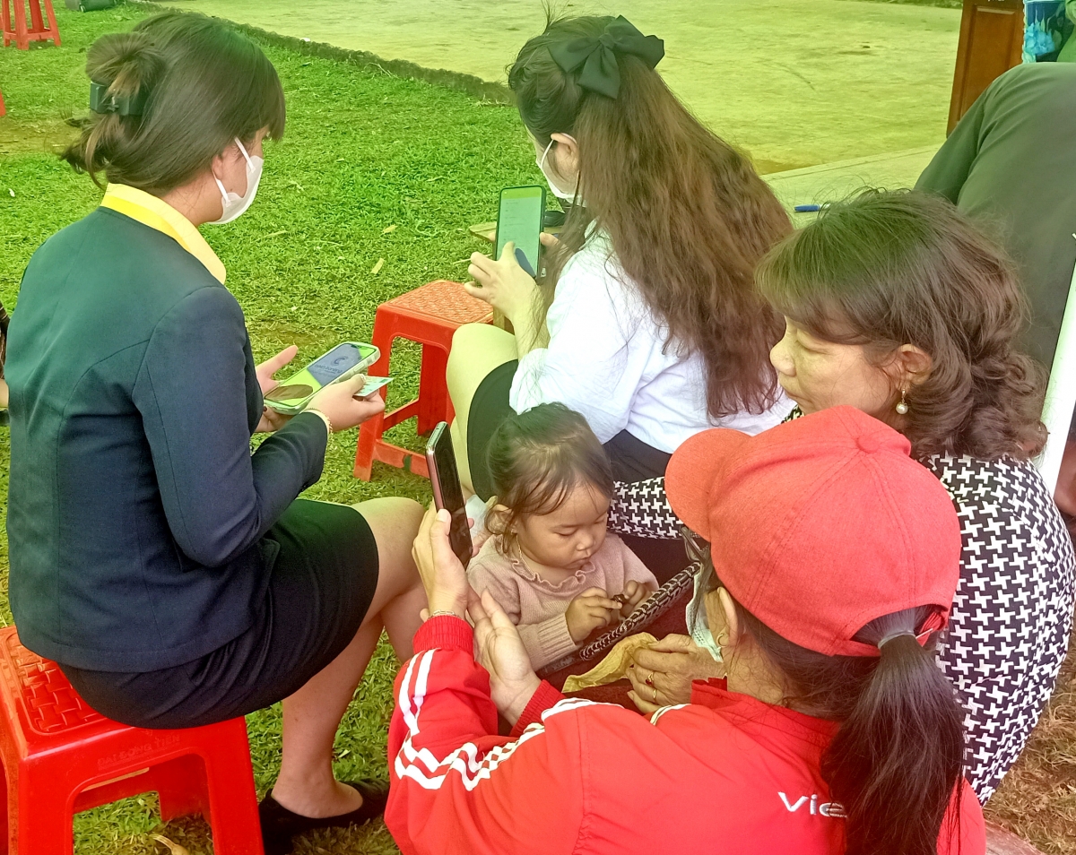 Cau lơh broă gah ƀưu cíñ, viễn thông pơlam làng bol tơmut mờ ngui ală ứng zụng kông nghệ sồ tàm broă tơm priă mờ jòi jơnau tơnggit